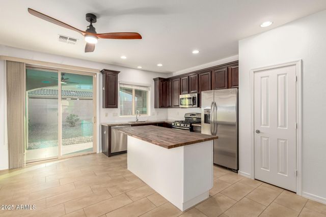 813 W LOVE Road, San Tan Valley, AZ 85143