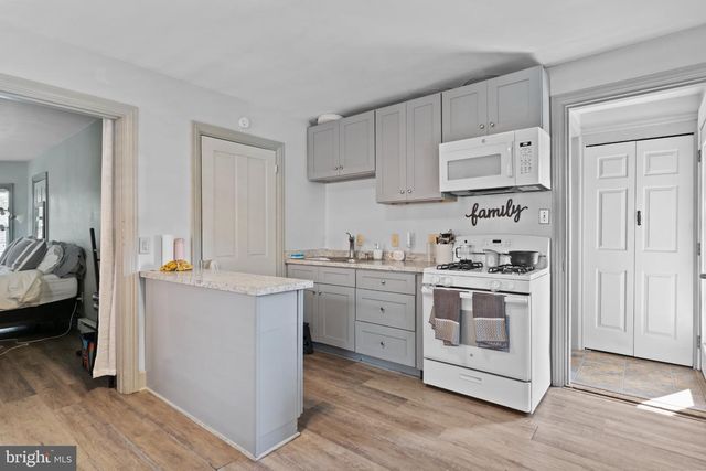214 N COLLEGE ST, Carlisle, PA 17013