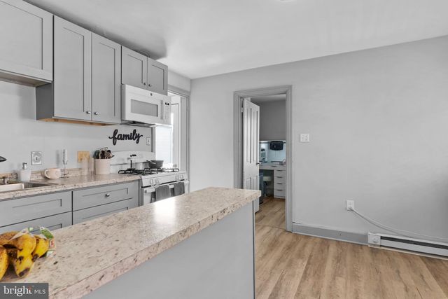 214 N COLLEGE ST, Carlisle, PA 17013