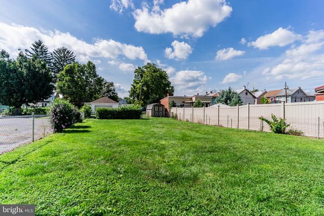 214 N COLLEGE ST, Carlisle, PA 17013