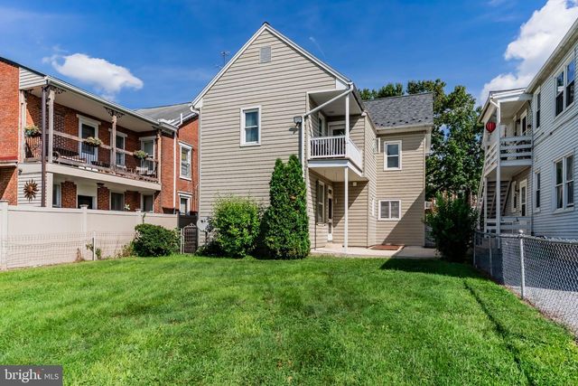 214 N COLLEGE ST, Carlisle, PA 17013