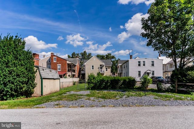 214 N COLLEGE ST, Carlisle, PA 17013