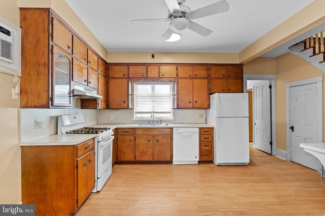 214 N COLLEGE ST, Carlisle, PA 17013
