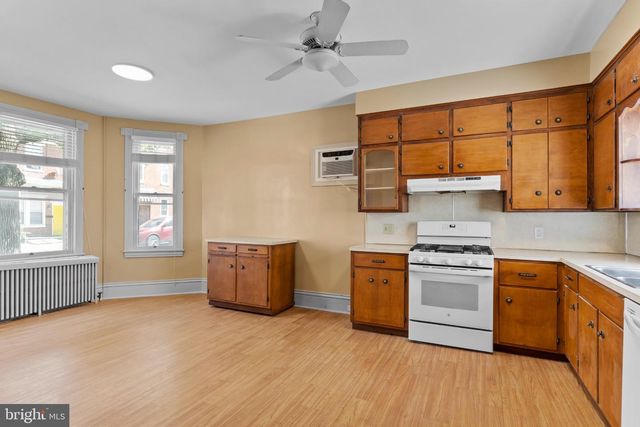 214 N COLLEGE ST, Carlisle, PA 17013