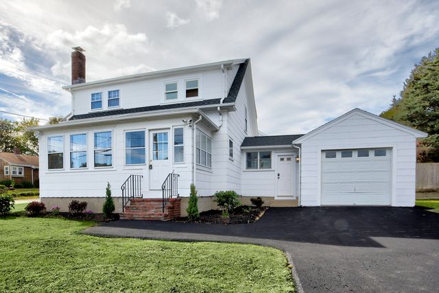 262 Washington St, Gloucester, MA 01930