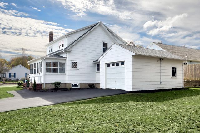 262 Washington St, Gloucester, MA 01930