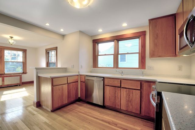 262 Washington St, Gloucester, MA 01930
