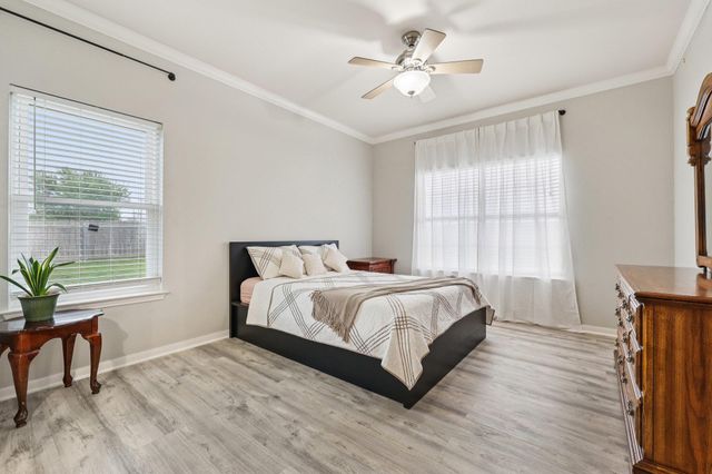 101 Blanco DR, Hutto, TX 78634