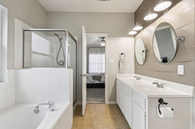 101 Blanco DR, Hutto, TX 78634