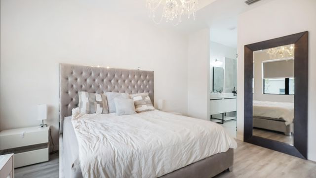 19329 NE 8th Court, Miami, FL 33179