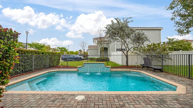 19329 NE 8th Court, Miami, FL 33179