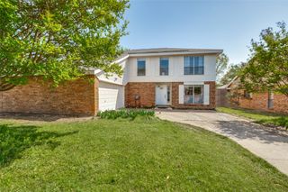 104 Country Lane, Euless, TX 76039