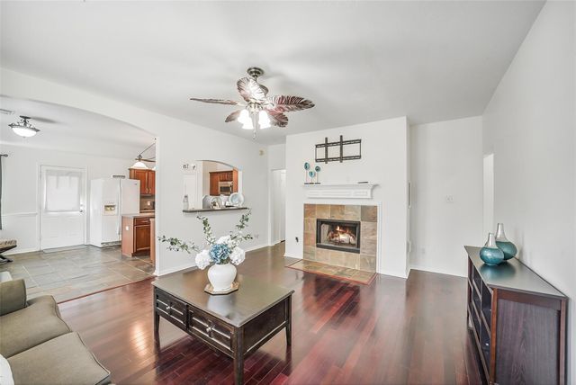 3811 Lake Ballinger Lane, Richmond, TX 77406