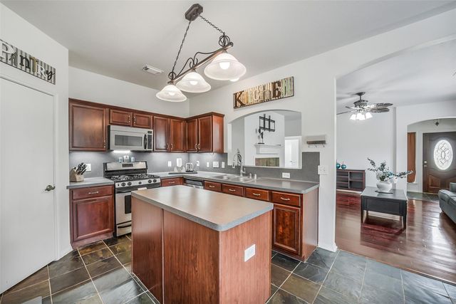 3811 Lake Ballinger Lane, Richmond, TX 77406