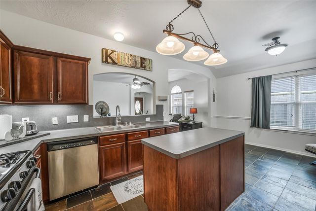 3811 Lake Ballinger Lane, Richmond, TX 77406