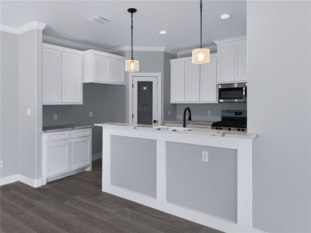 8121 Berenstain Dr, Corpus Christi, TX 78414