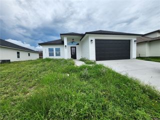 8121 Berenstain Dr, Corpus Christi, TX 78414
