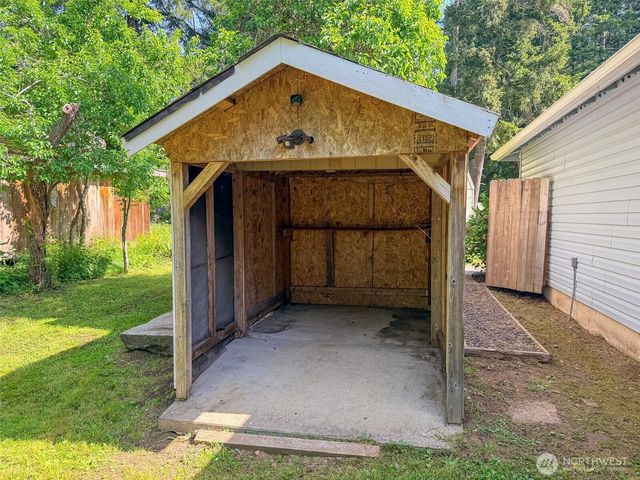 55 Wolf Road, Quilcene, WA 98376