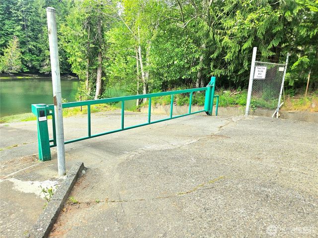 55 Wolf Road, Quilcene, WA 98376