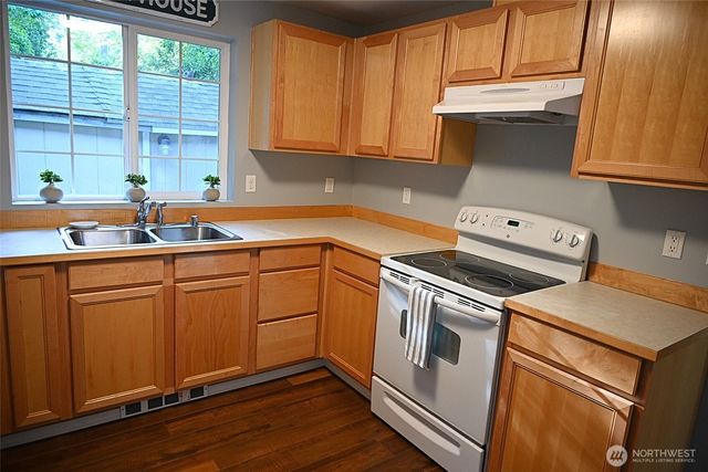 55 Wolf Road, Quilcene, WA 98376