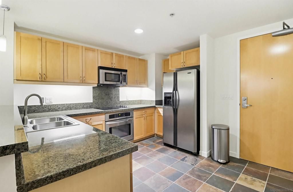 Image 2 of property listing at 1150 J Street 210, San Diego, CA 92101