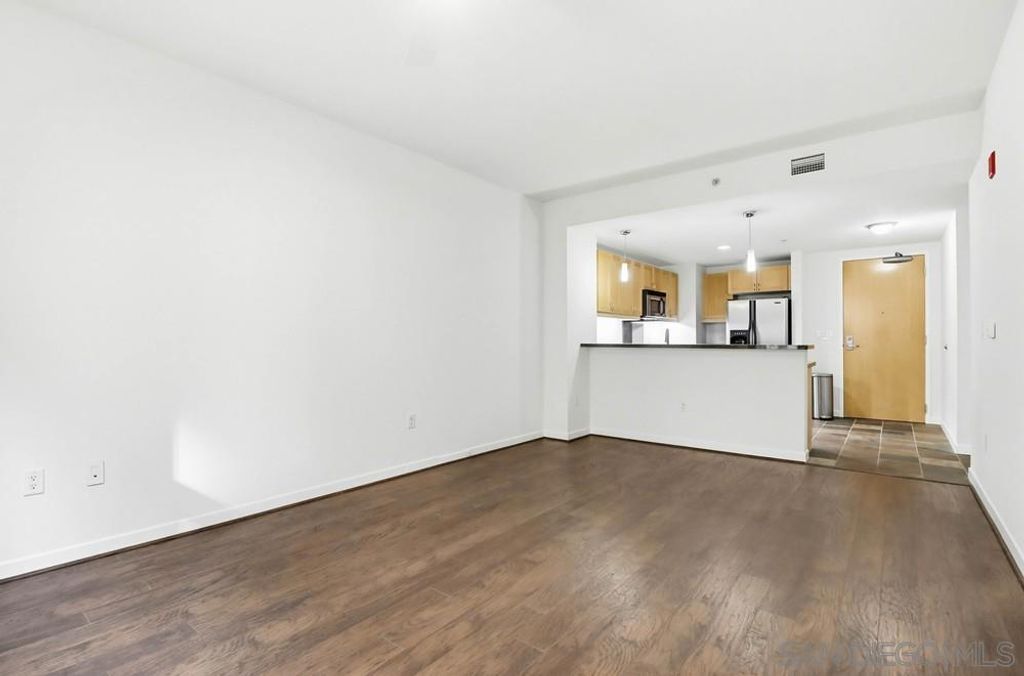 Image 20 of property listing at 1150 J Street 210, San Diego, CA 92101