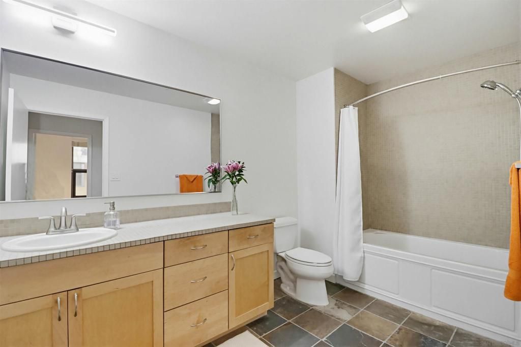 Image 7 of property listing at 1150 J Street 210, San Diego, CA 92101