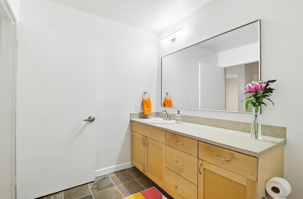 Image 9 of property listing at 1150 J Street 210, San Diego, CA 92101