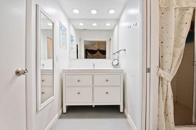 481 NW 45th Terrace, Plantation, FL 33317