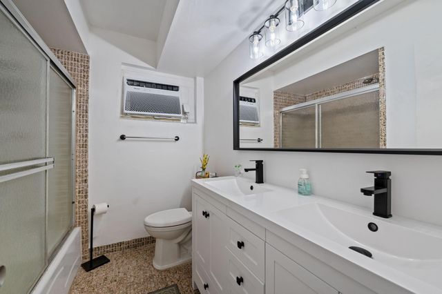 481 NW 45th Terrace, Plantation, FL 33317