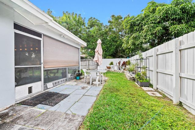 481 NW 45th Terrace, Plantation, FL 33317