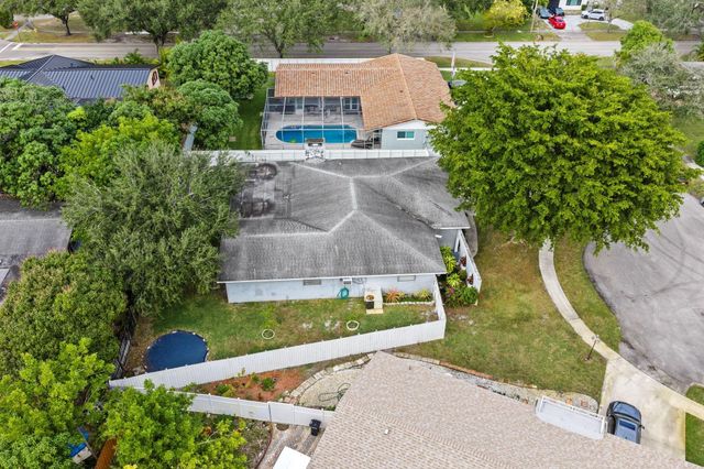 481 NW 45th Terrace, Plantation, FL 33317
