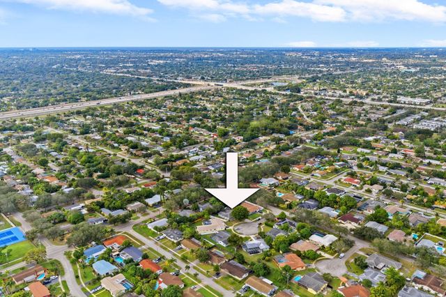 481 NW 45th Terrace, Plantation, FL 33317