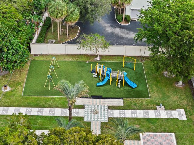 481 NW 45th Terrace, Plantation, FL 33317
