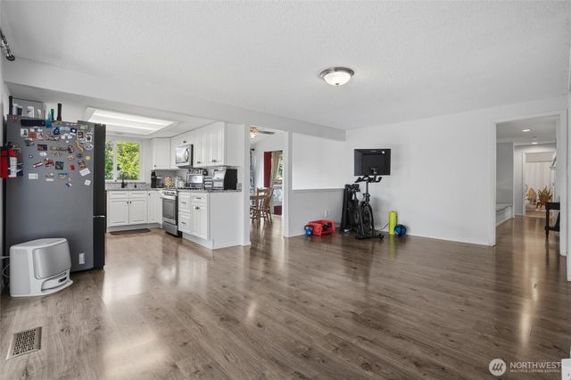 2440 Lincoln Avenue SE, Port Orchard, WA 98366