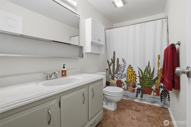 2440 Lincoln Avenue SE, Port Orchard, WA 98366