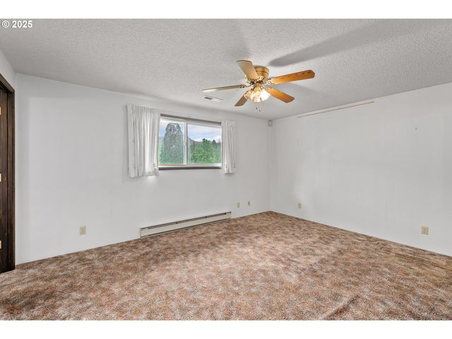 1223 SABLE Dr, Roseburg, OR 97470