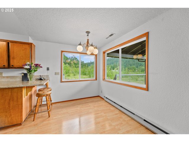 1223 SABLE Dr, Roseburg, OR 97470