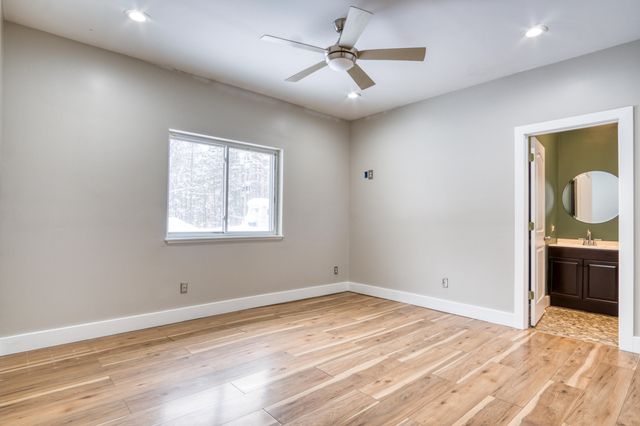 1518 E Wilke Road, Rothbury, MI 49452