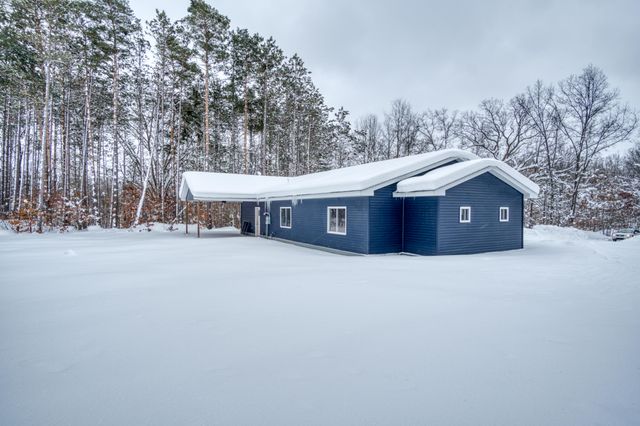 1518 E Wilke Road, Rothbury, MI 49452