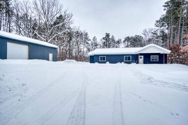 1518 E Wilke Road, Rothbury, MI 49452