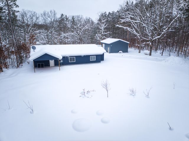 1518 E Wilke Road, Rothbury, MI 49452