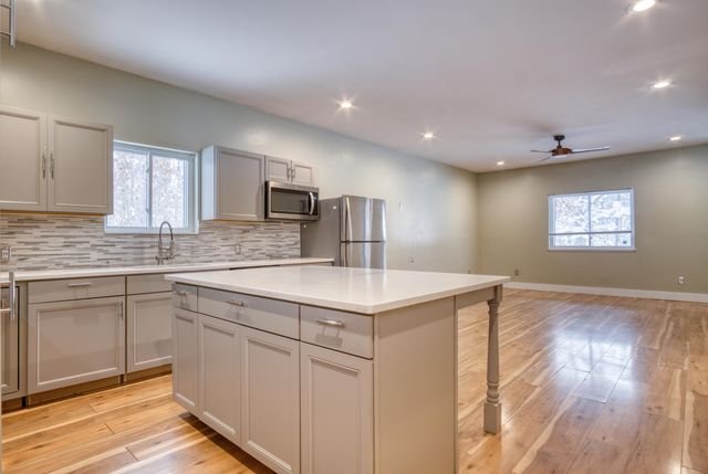 1518 E Wilke Road, Rothbury, MI 49452