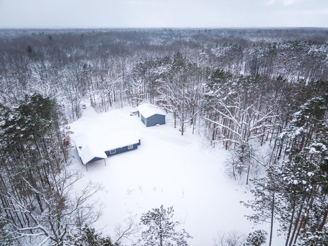 1518 E Wilke Road, Rothbury, MI 49452