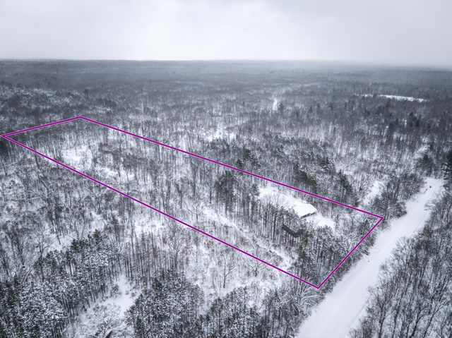 1518 E Wilke Road, Rothbury, MI 49452