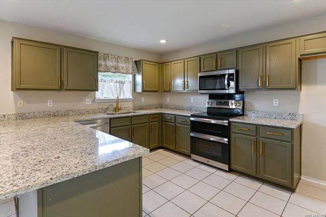 8911 Anderson Chase, Converse, TX 78109