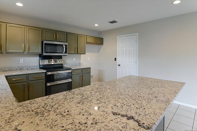 8911 Anderson Chase, Converse, TX 78109