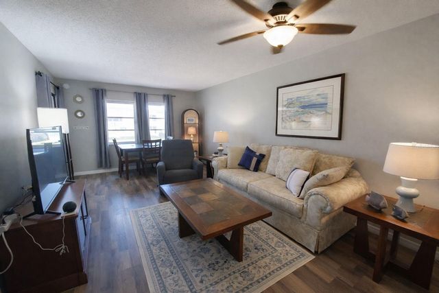 1391 MISSION HILLS BOULEVARD, Clearwater, FL 33759