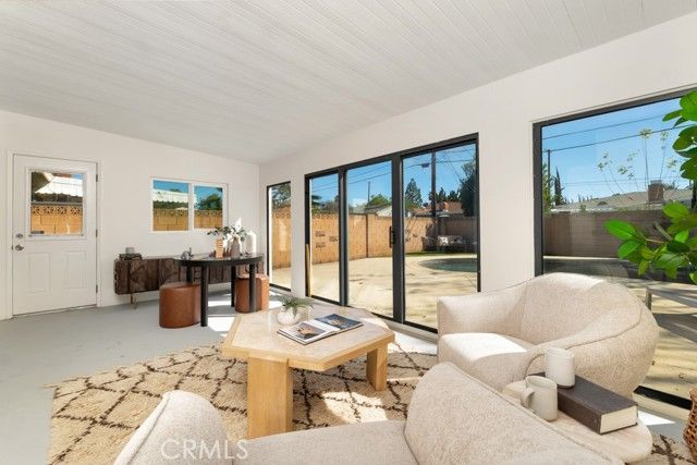 19844 Hemmingway Street, Winnetka (los Angeles), CA 91306