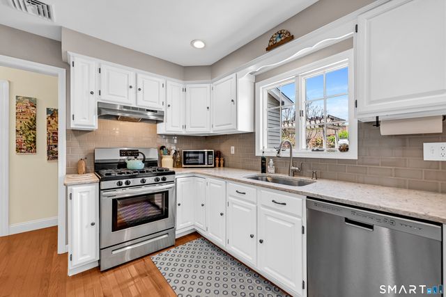 18 Carriage Drive, Burlington, CT 06013